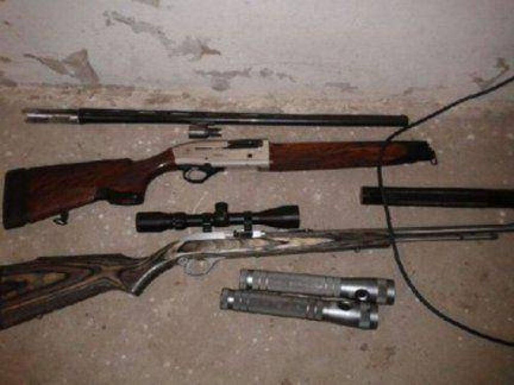 Secuestran casi 3 mil cartuchos y armas largas en allanamientos en la zona rural