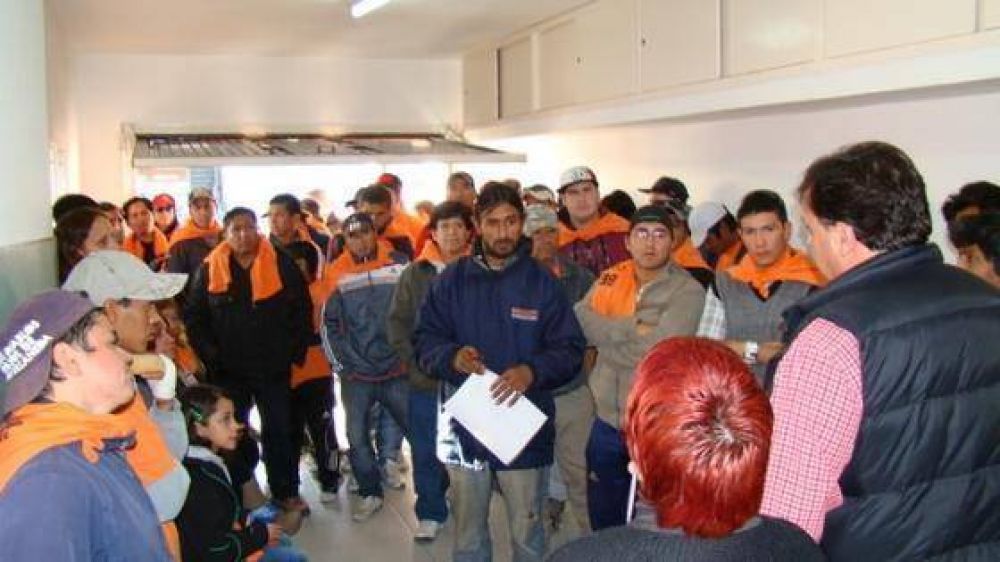 Belloni en recorrida por zona norte de Santa Cruz