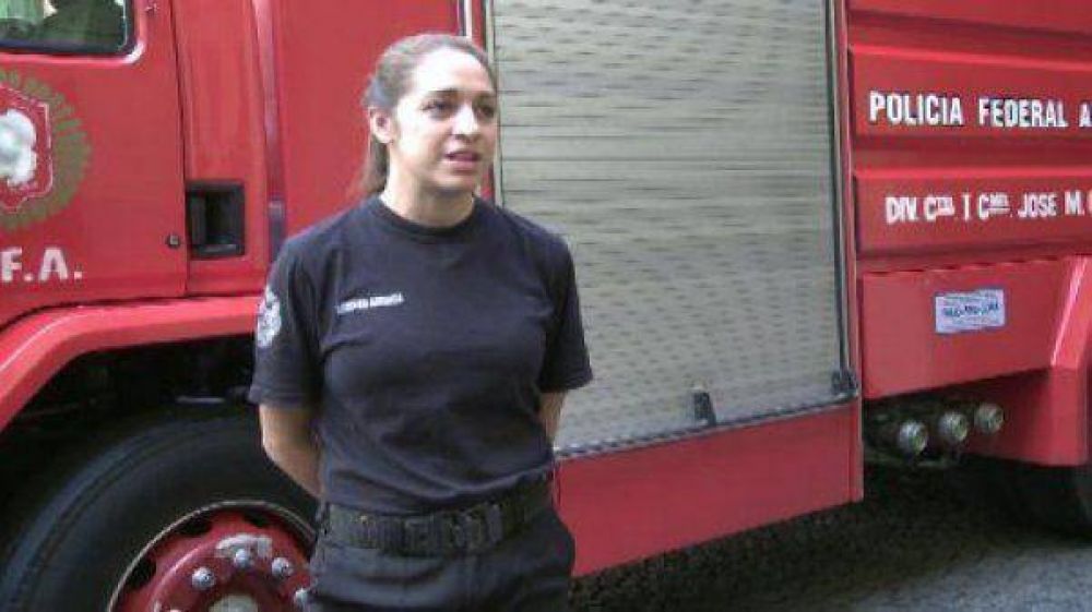 El Gobierno y la Ciudad rinden homenaje a la primera mujer bombero muerta en Barracas