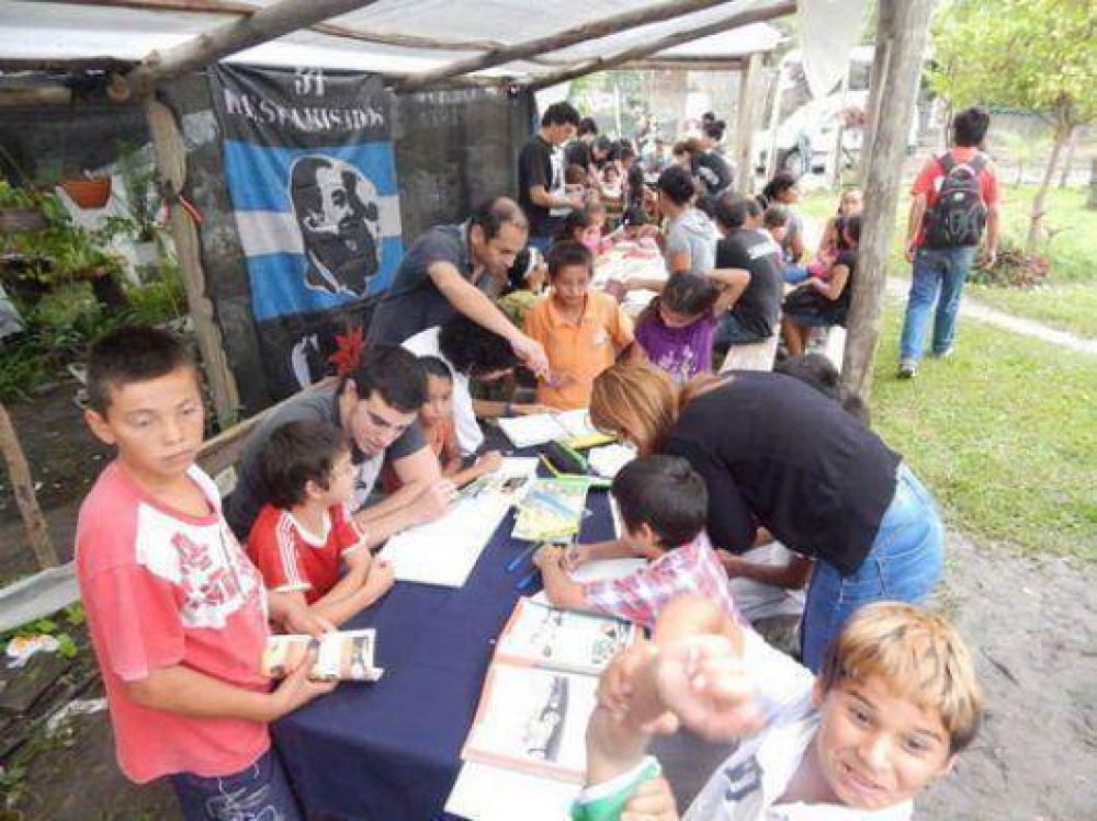La JP Descamisados llev� apoyo escolar