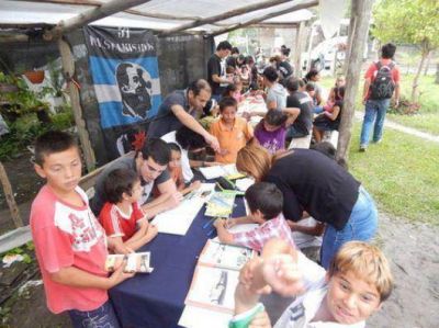 La JP Descamisados llev� apoyo escolar