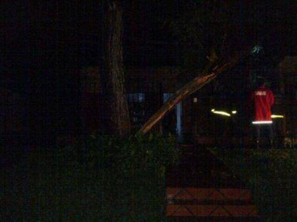 Defensa Civil asiste a urgencias tras la tormenta
