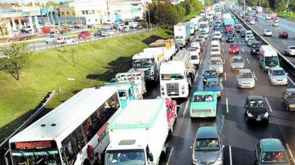 Sin el peaje extra, subi� un 50% la circulaci�n de camiones en autopistas