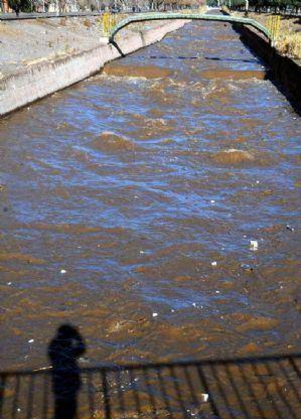 Plan para mejorar y modernizar el canal Cacique Guaymalln