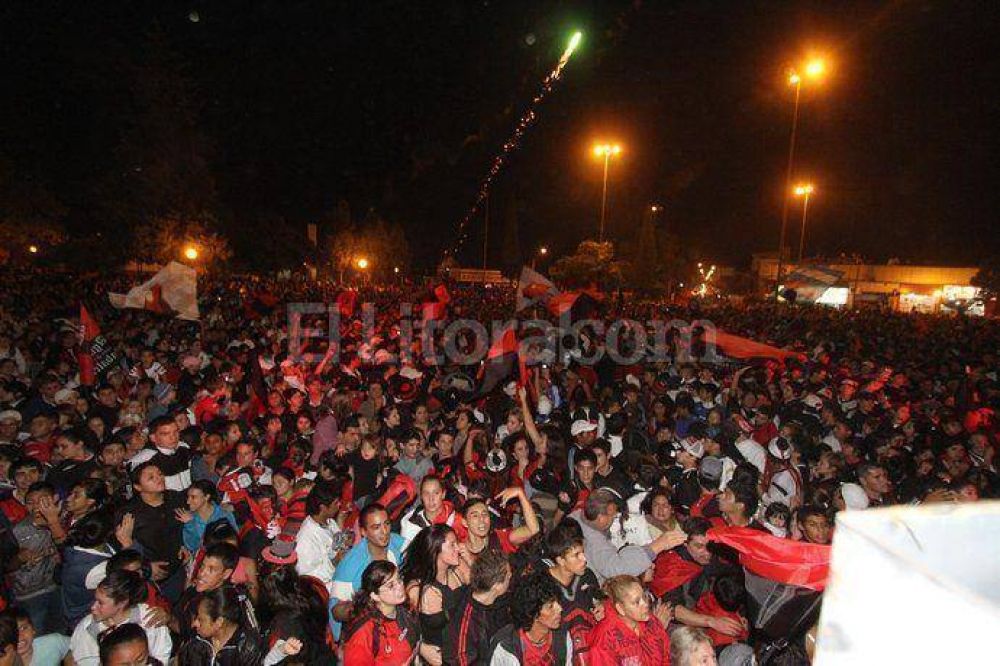 Vigilia en Col�n para celebrar los 109 a�os del club