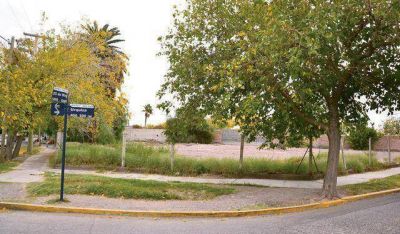 Rompieron el alambrado de un terreno bald�o y el lugar es tierra de nadie