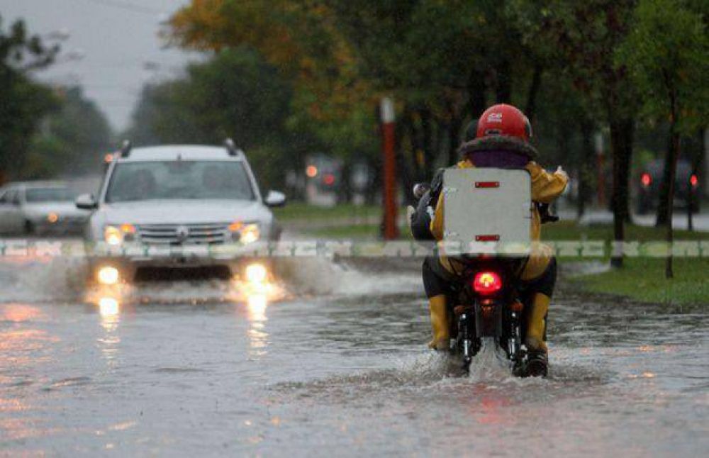 La lluvia volvi� a anegar calles y la tormenta no gener� da�os graves