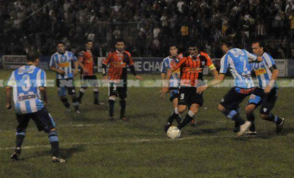 For Ever igual� con Juventud Unida y definir� su pasaje el s�bado en Gualeguaych�