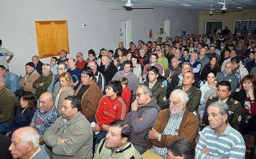 Exitosa charla sobre �Avutardas Salvajes sobre Nuestras Malvinas�