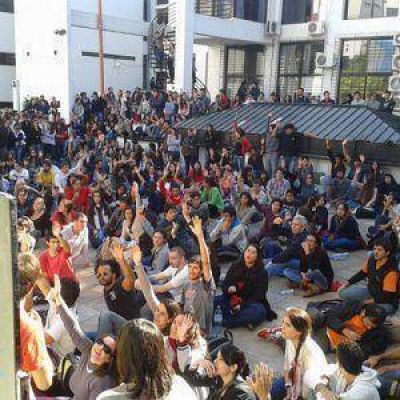 Ma�ana se decide el futuro de la Facultad de Exactas