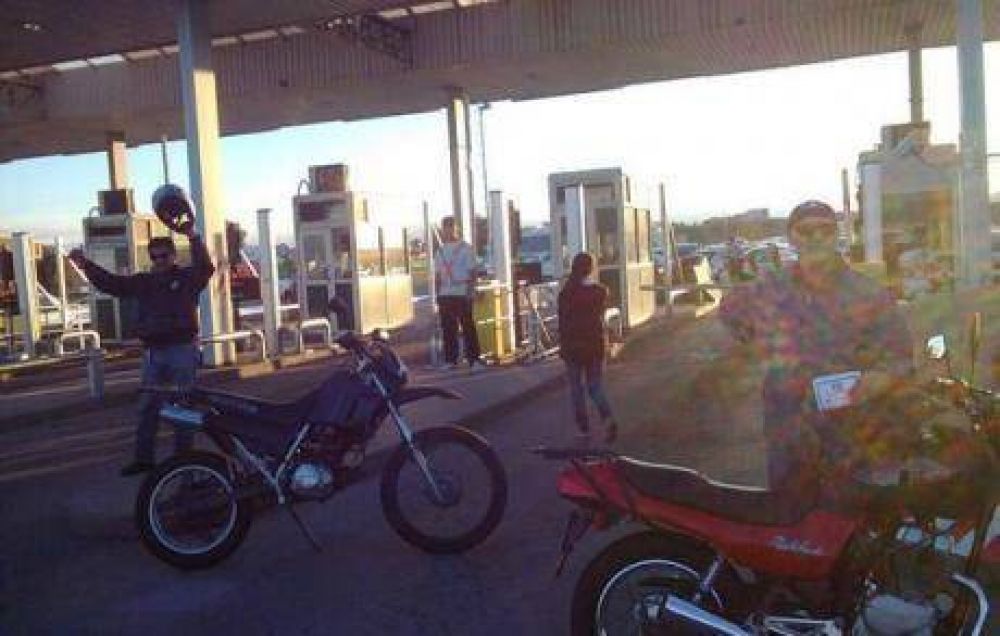 Por protesta de moteros, caos en el peaje a Villa Carlos Paz