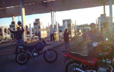 Por protesta de moteros, caos en el peaje a Villa Carlos Paz