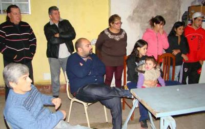 Villalva se reuni� con vecinos del barrio Santa Mar�a de La Pampa