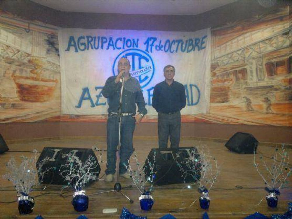 Junto a Cariglino, la agrupaci�n Azul Lealtad ATE Ensenada festej� el d�a del Trabajador