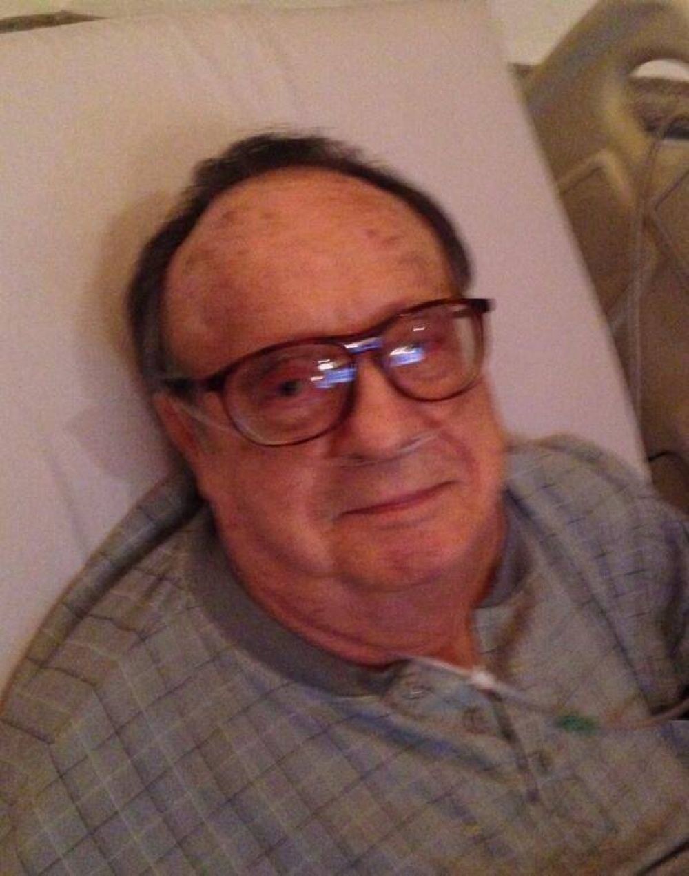 La hija de Chespirito public� una foto de su padre en Twitter
