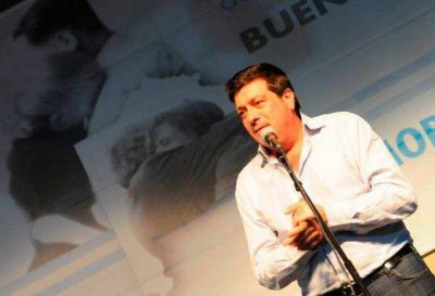 �A la formaci�n militar respondemos con formaci�n profesional�, dice Mariotto