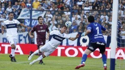 El Lobo empat� 0-0 y River lo alcanz� en la cima