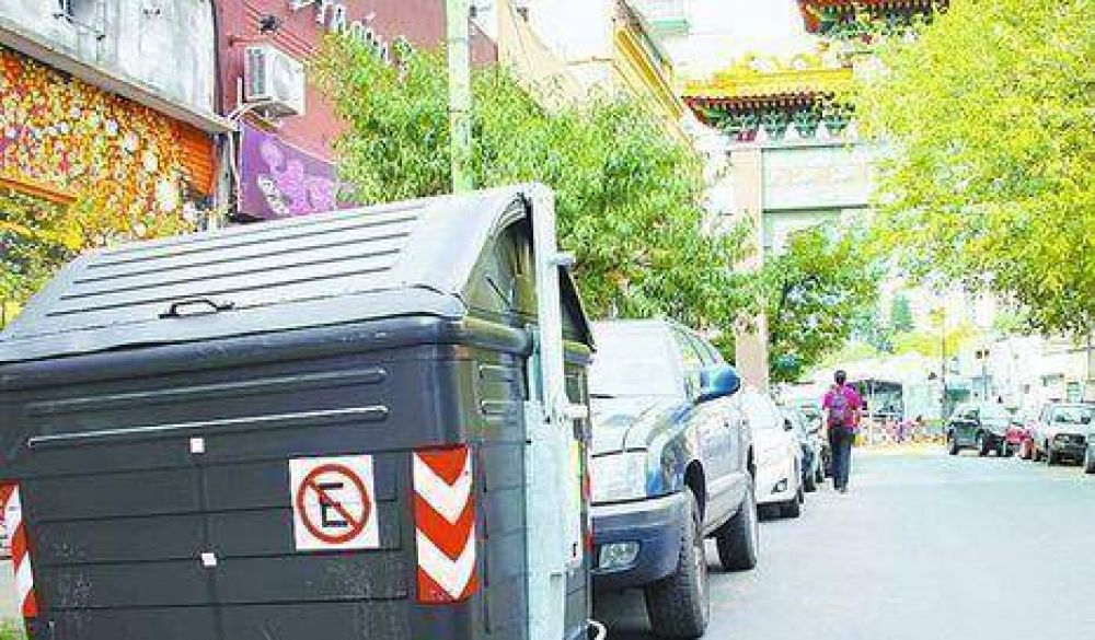 Los contenedores llegaron al Barrio Chino