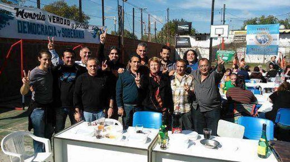 Kirchneristas de San Mart�n celebraron el D�a del Trabajador con un locro popular