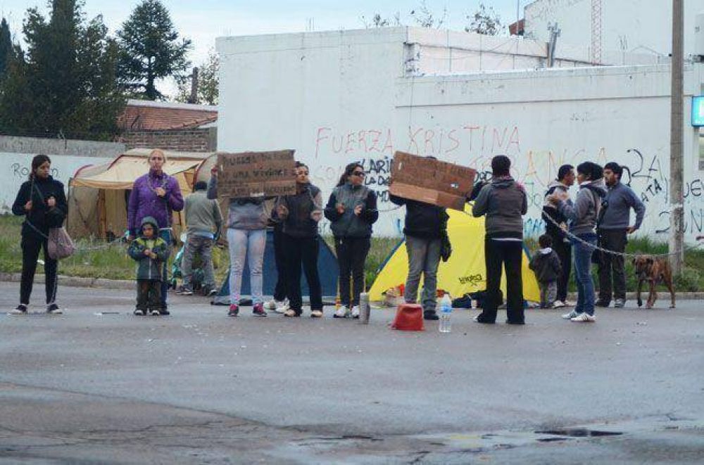 Denuncian ante la FIA a funcionarios del IPAV por dos preadjudicaciones de casas