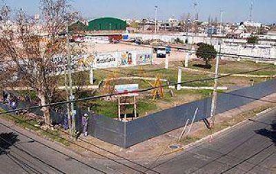 Vecinos aseguran que las obras en la plaza Oliden est�n paradas