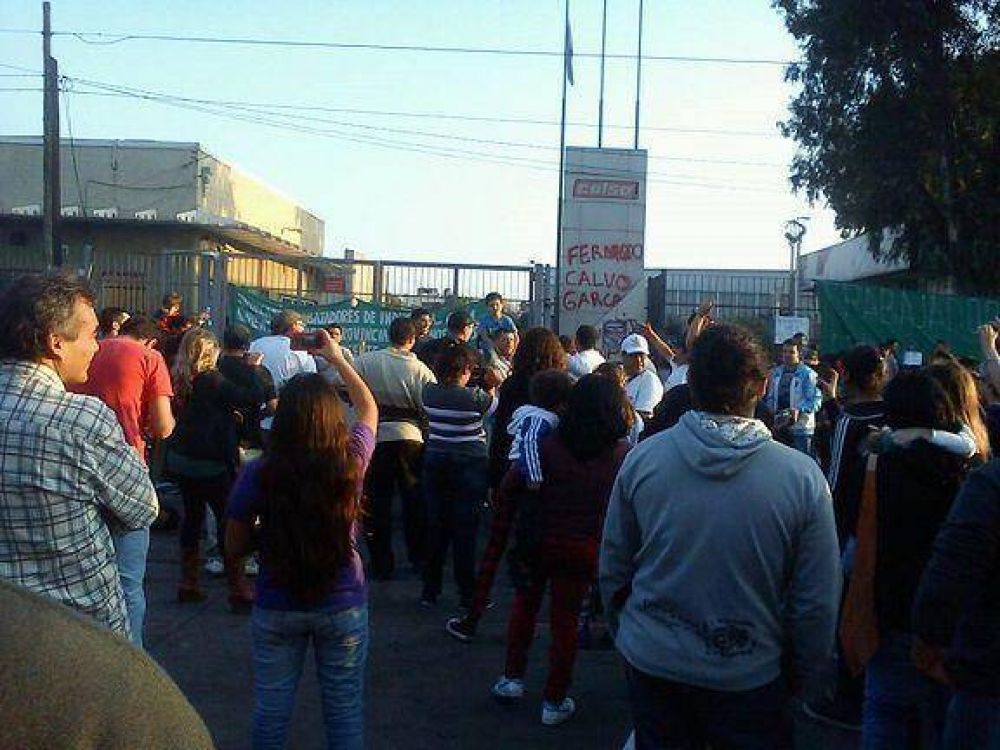 GRAN FESTIVAL EN CALSA POR LA REINCORPORACI�N DE TODOS LOS DESPEDIDOS