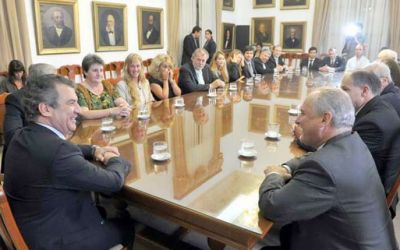 Urribarri recibi� al rector de la UNER y a los nuevos decanos