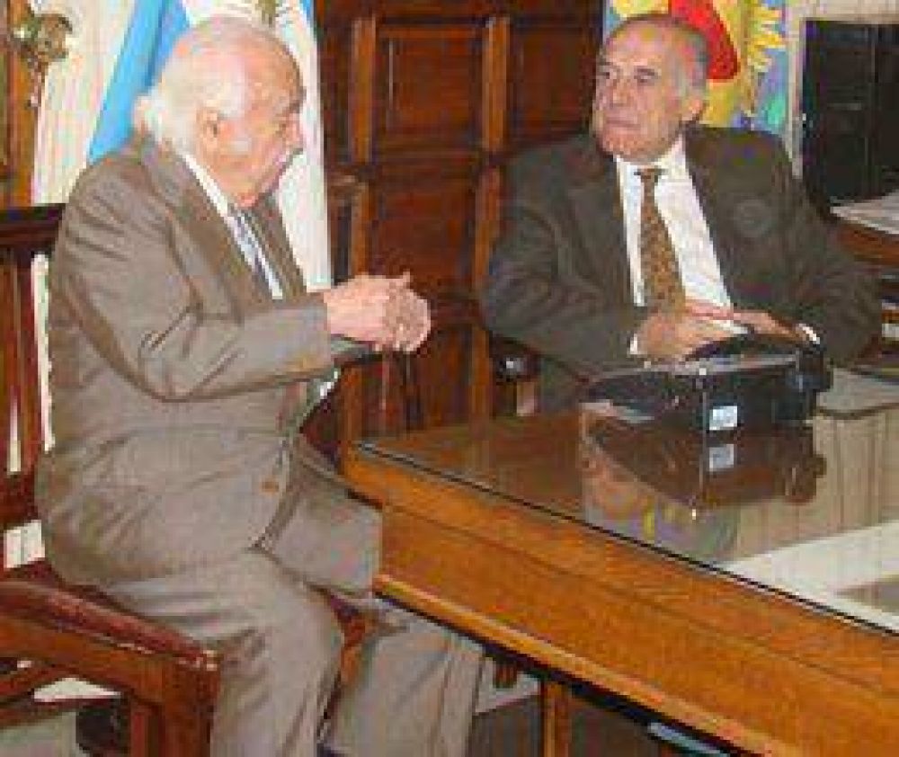 Rodolfo D�vila declarado Ciudadano Ilustre  