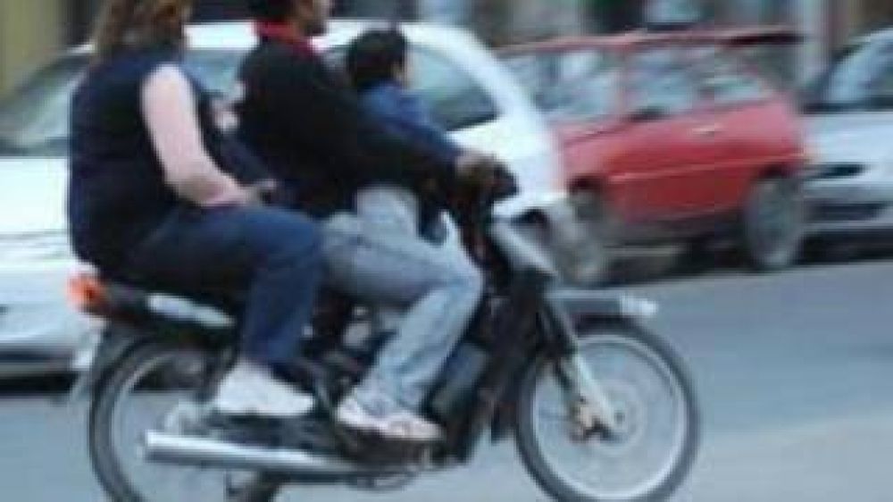 Intentan prohibir que motos circulen con acompa�antes
