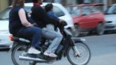Intentan prohibir que motos circulen con acompa�antes