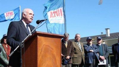 El ministro Casamiquela visita Santiago este martes