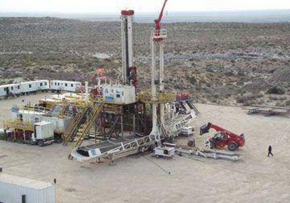 YPF incorporar� 8 equipos torre en yacimientos de Santa Cruz