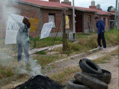 Reclaman por obras de casas paralizadas