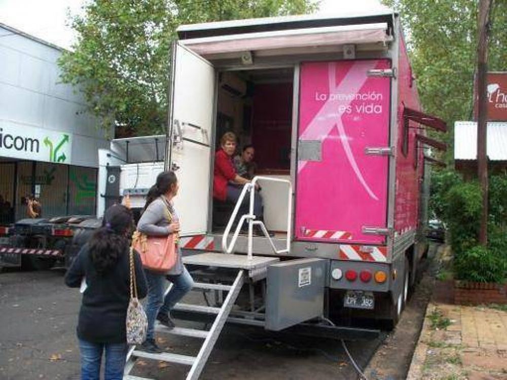 El cami�n rosa ya est� haciendo mamograf�as gratis a hombres y mujeres en Posadas