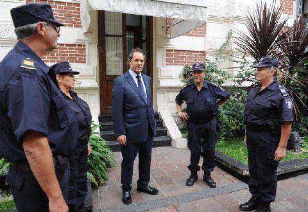 Scioli envi� a su custodia a realizar tareas de prevenci�n en la calle