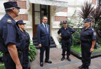 Scioli envi� a su custodia a realizar tareas de prevenci�n en la calle