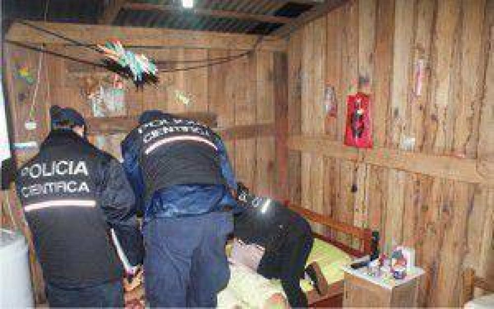 Mat� a su pareja de seis pu�aladas en Ober�