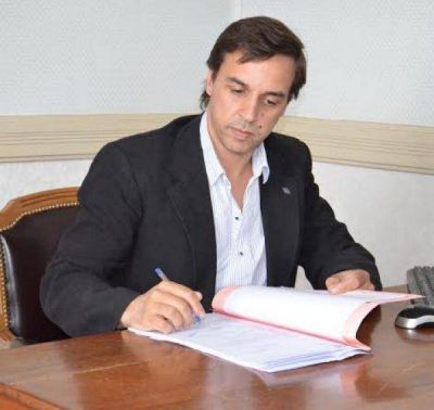 Araque remarc� la importancia de poner en debate las leyes de Educaci�n, de Aguas y la situaci�n del IPAUSS
