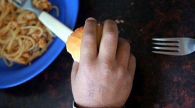 Escuelas albergue y de frontera hacen malabares para las comidas