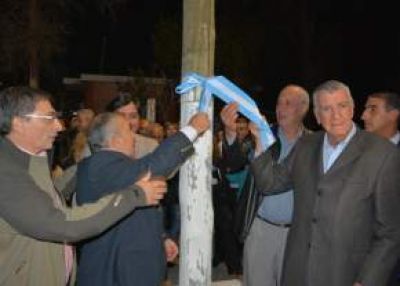 En Chimbas inauguraron obras de alumbrado p�blico, agua potable y pavimentaci�n