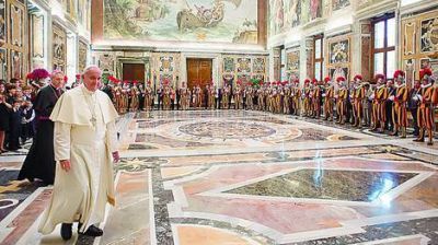 Un enojo de Francisco: ��En la Iglesia hay tantos trepadores!�