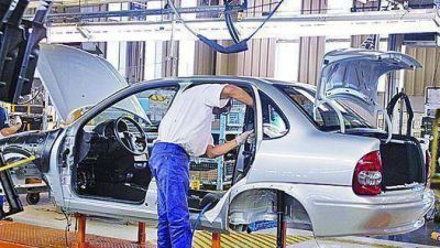 Peugeot confirm� que suspende a 1.000 empleados por tiempo indefinido