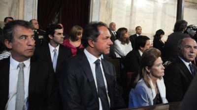 Urribarri ir�nico: �No voy a ir de vice de Scioli, pero s� lo llevar�a a �l�