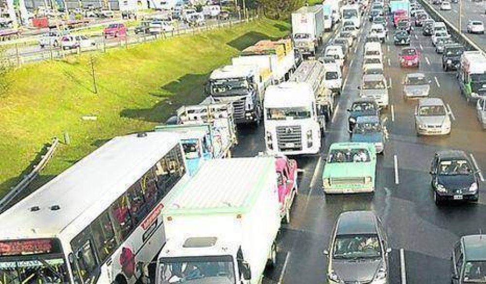M�s camiones en los accesos a la Ciudad