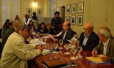 Pese al faltazo del PJ, el Consejo Consultivo defini� ejes de trabajo y priorizar� la educaci�n