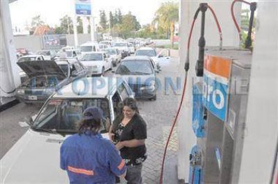 Un caos para poder cargar GNC