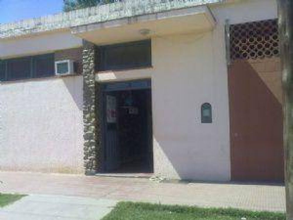 Vecinos se oponen al traslado de un m�dico