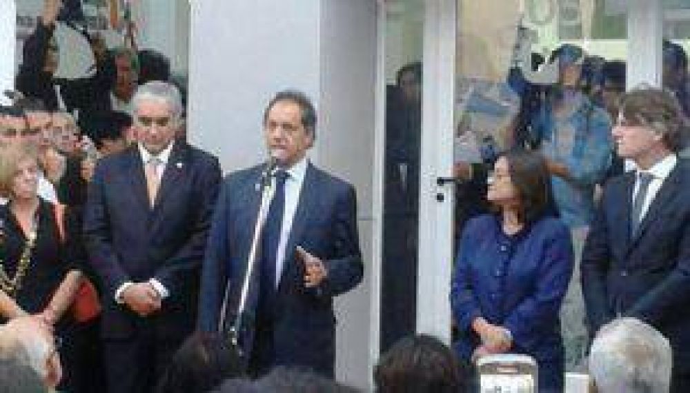 Scioli inaugura una delegaci�n del Grupo Provincia en Catamarca