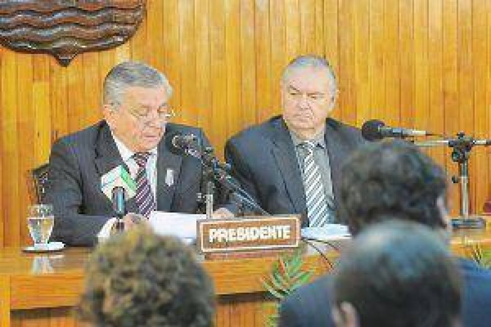Hugo Infante anunci�, en el Concejo, una red de gas para m�s de 3.000 familias