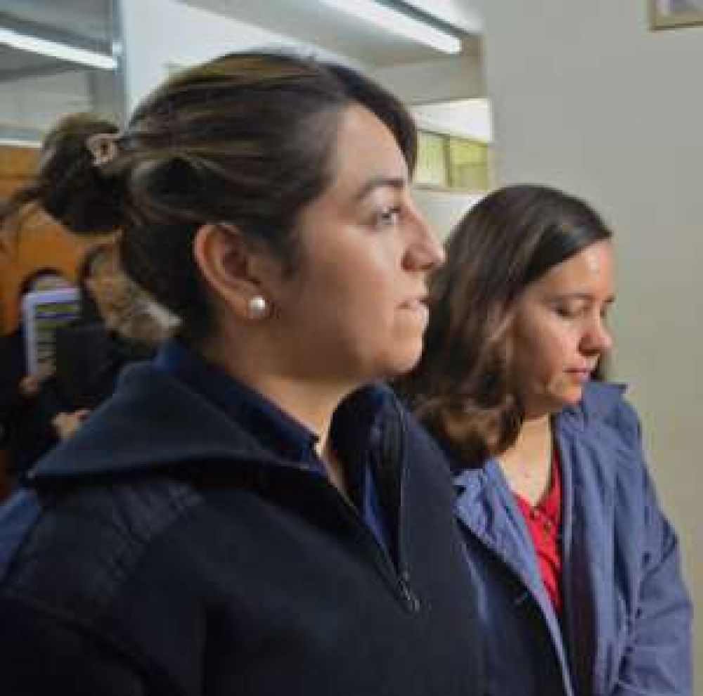 El juez cree que la docente quiso matar a su hija Camila